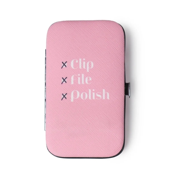 2/$10 Olivia Moss Mani Pedi Ready 6 Piece Nail Kit - Picture 6 of 8